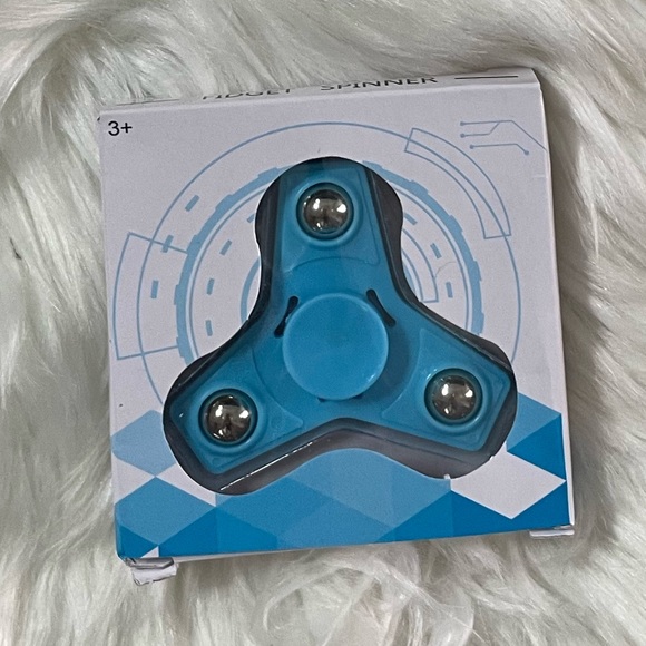 2 Fidget Handspinners NWT - Picture 2 of 9